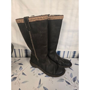 Women's UGG Black Leather Boots with Brown Trim Size 7